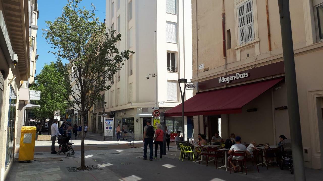 Cannes Riviera Bagian luar foto